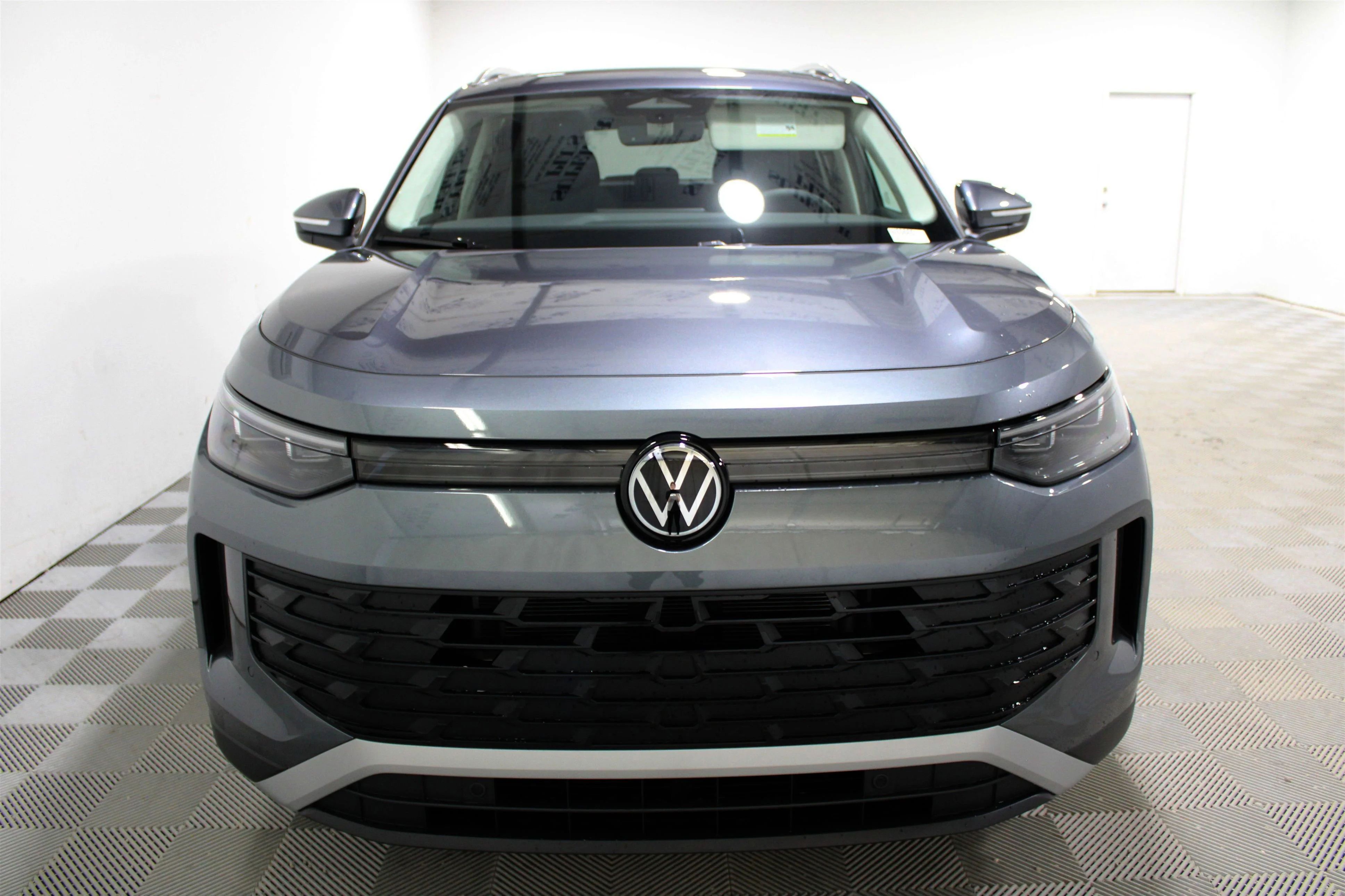 New 2026 Platinum Gray Metallic Volkswagen SE image 31