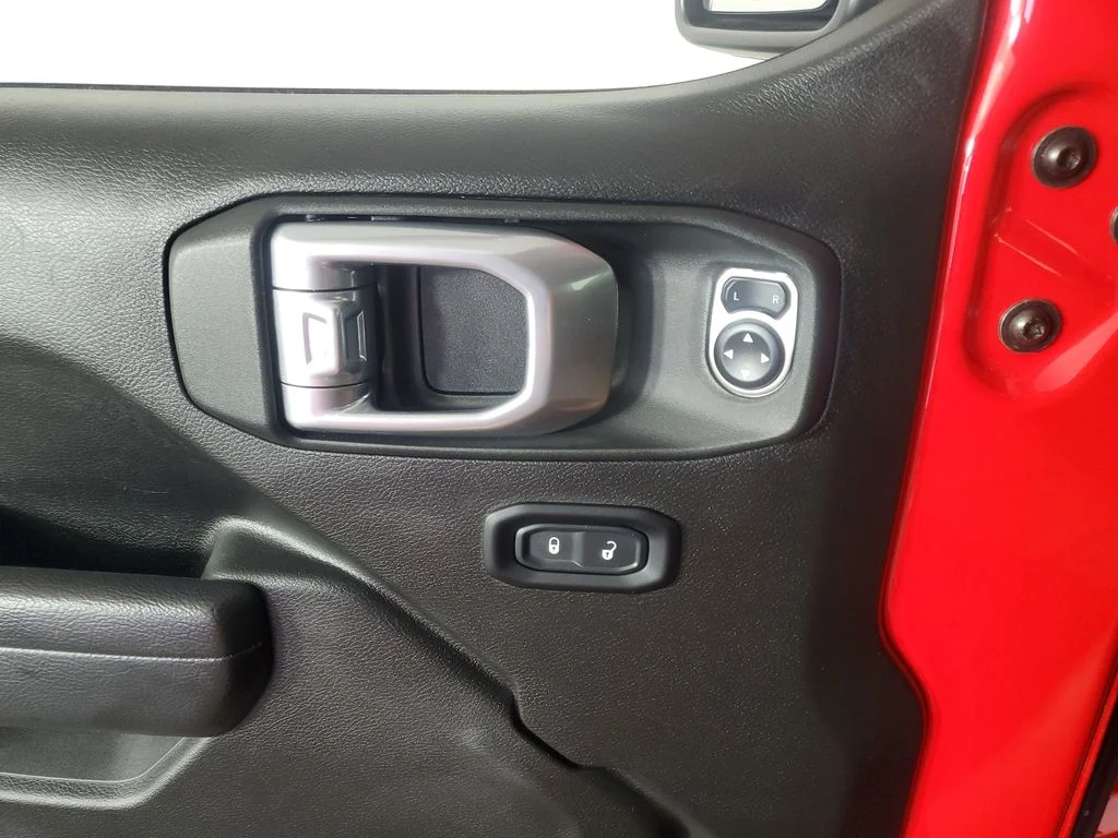 Used 2023 Red Jeep Sport S image 29