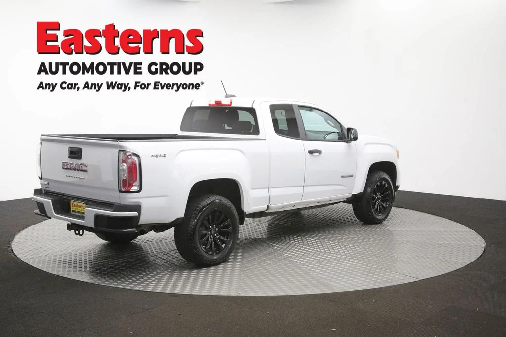 Used 2022 White GMC Elevation Standard image 40