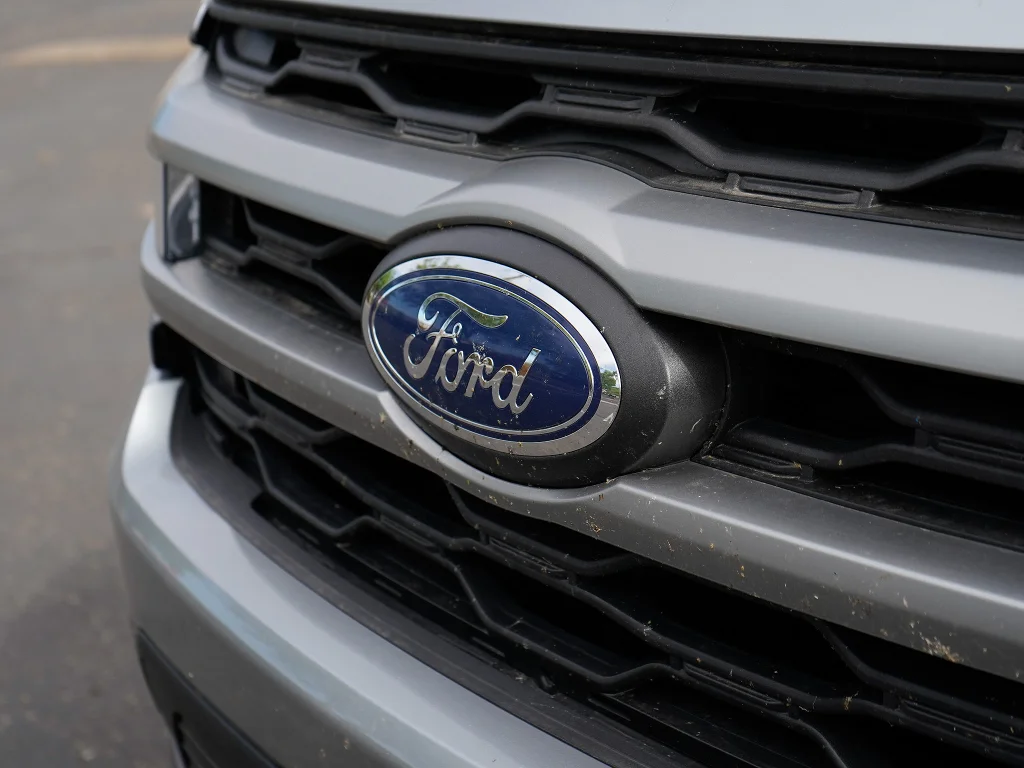 Used 2024 Silver Metallic Ford XLT image 3