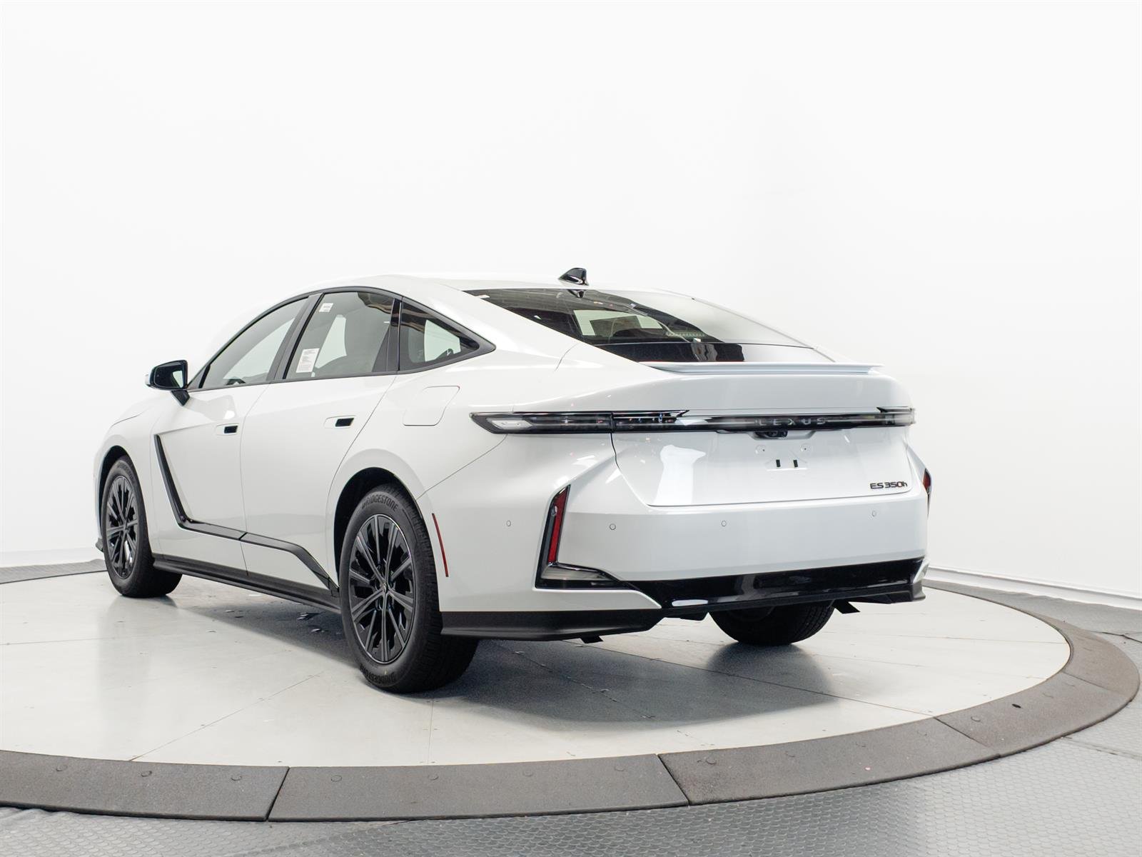 New 2026 Ultra White Lexus ES 350h PREMIUM+ image 9