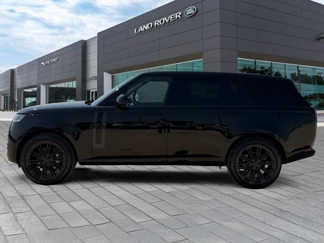 New 2026 Santorini Black Land Rover SE image 2