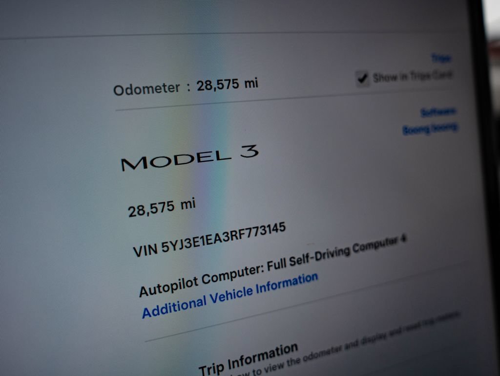 Used 2024 Stealth Gray Tesla  image 27