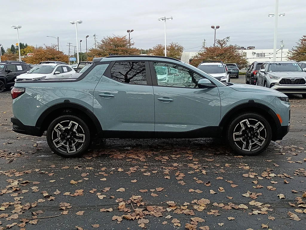 Used 2025 Blue Stone Pearl Hyundai Limited image 2
