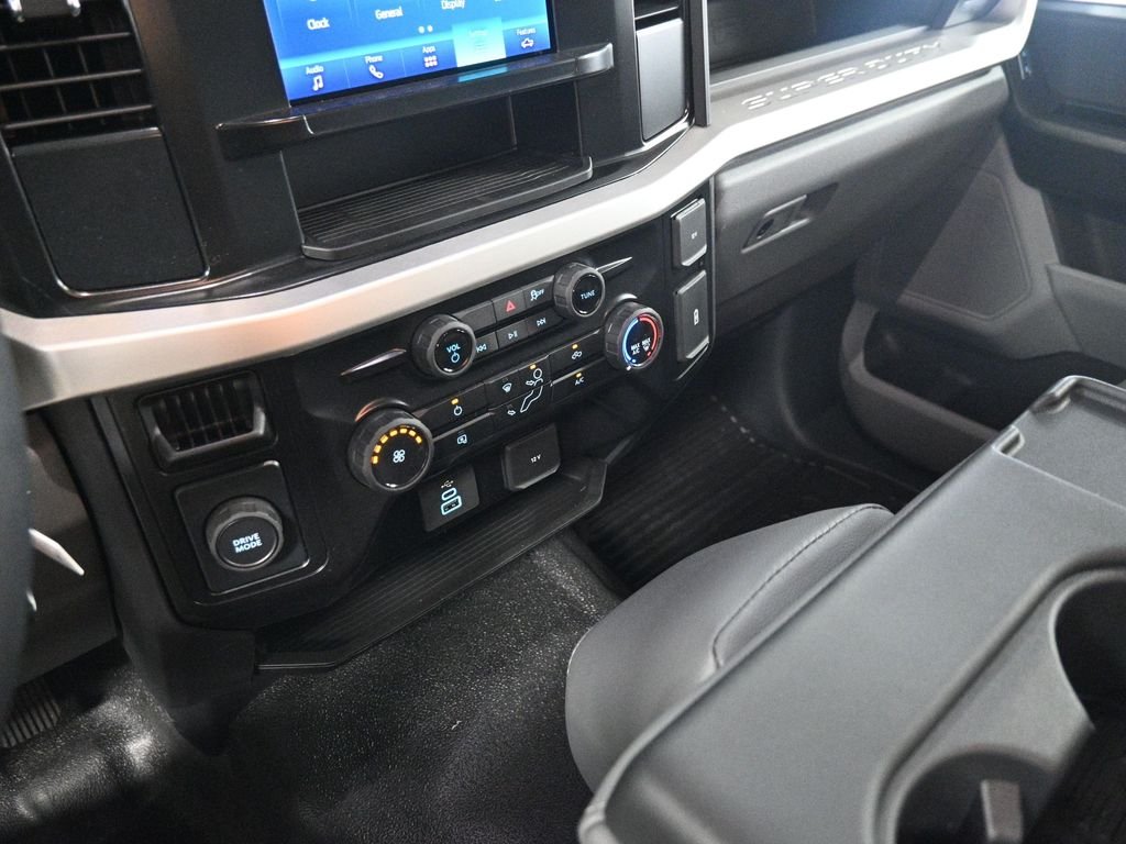 2025 Ford F-550 Super Duty Chassis Cab XL - Photo 21