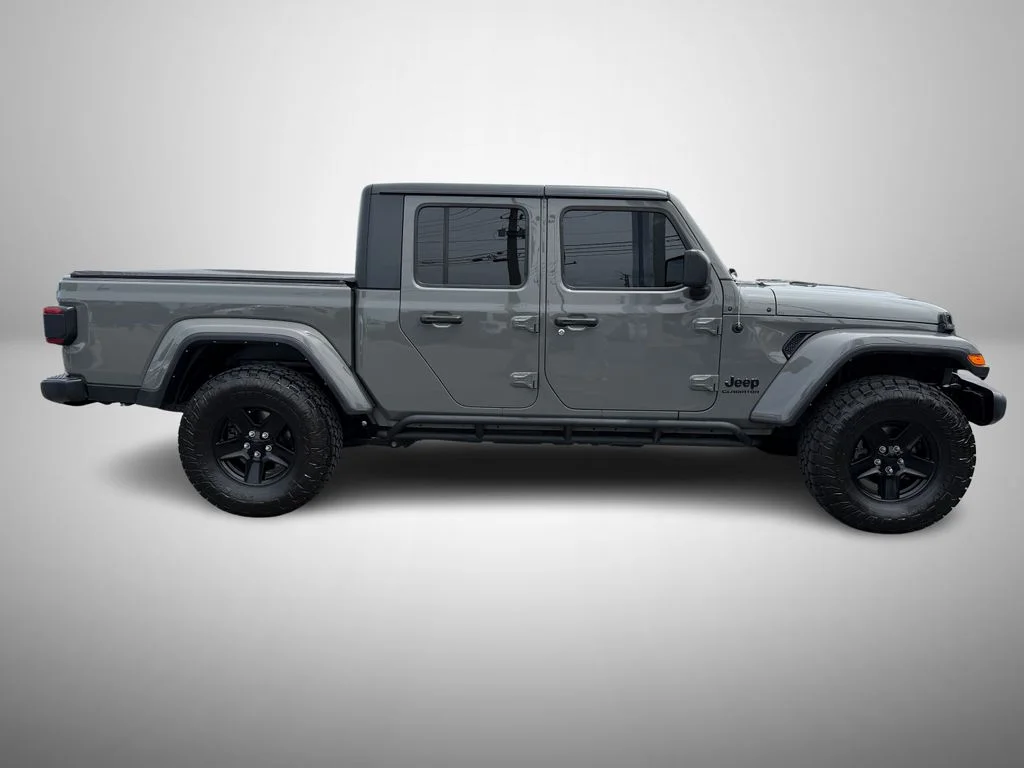 Used 2021 Gray Jeep Sport image 6