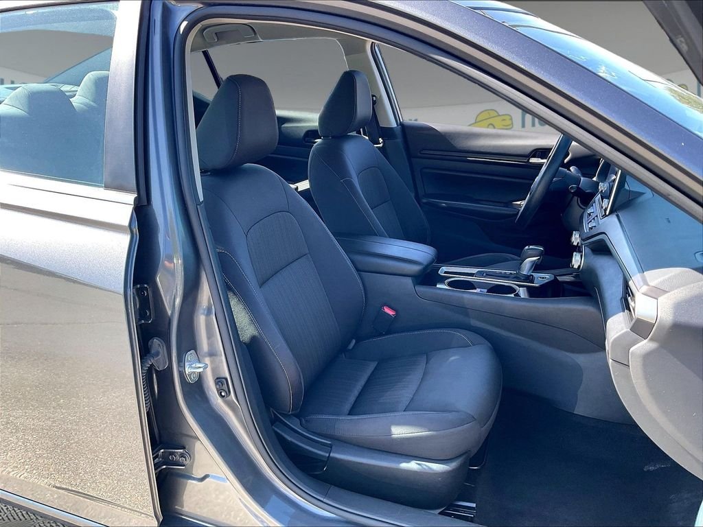 Used 2024 Gun Metallic Nissan 2.5 SV image 10