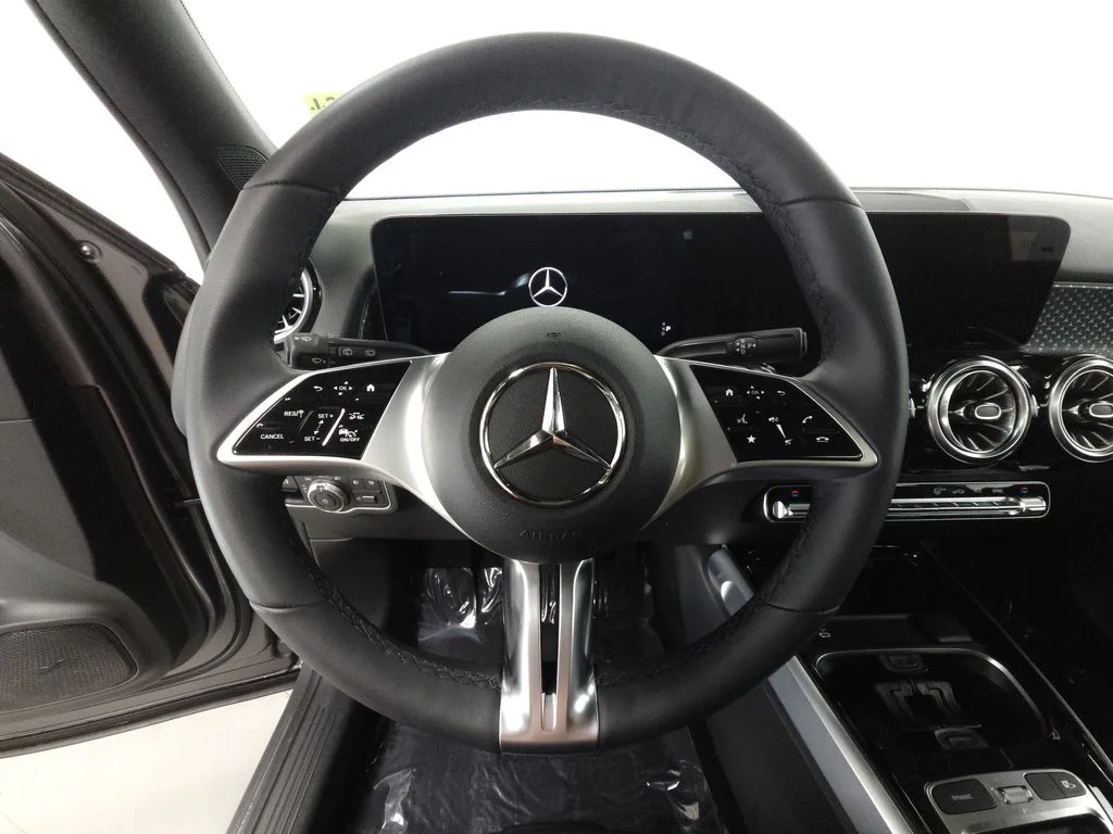 Certified Used 2026  Mercedes-Benz GLB 250 image 11