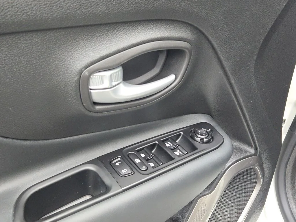 Used 2023 White Jeep Limited image 20