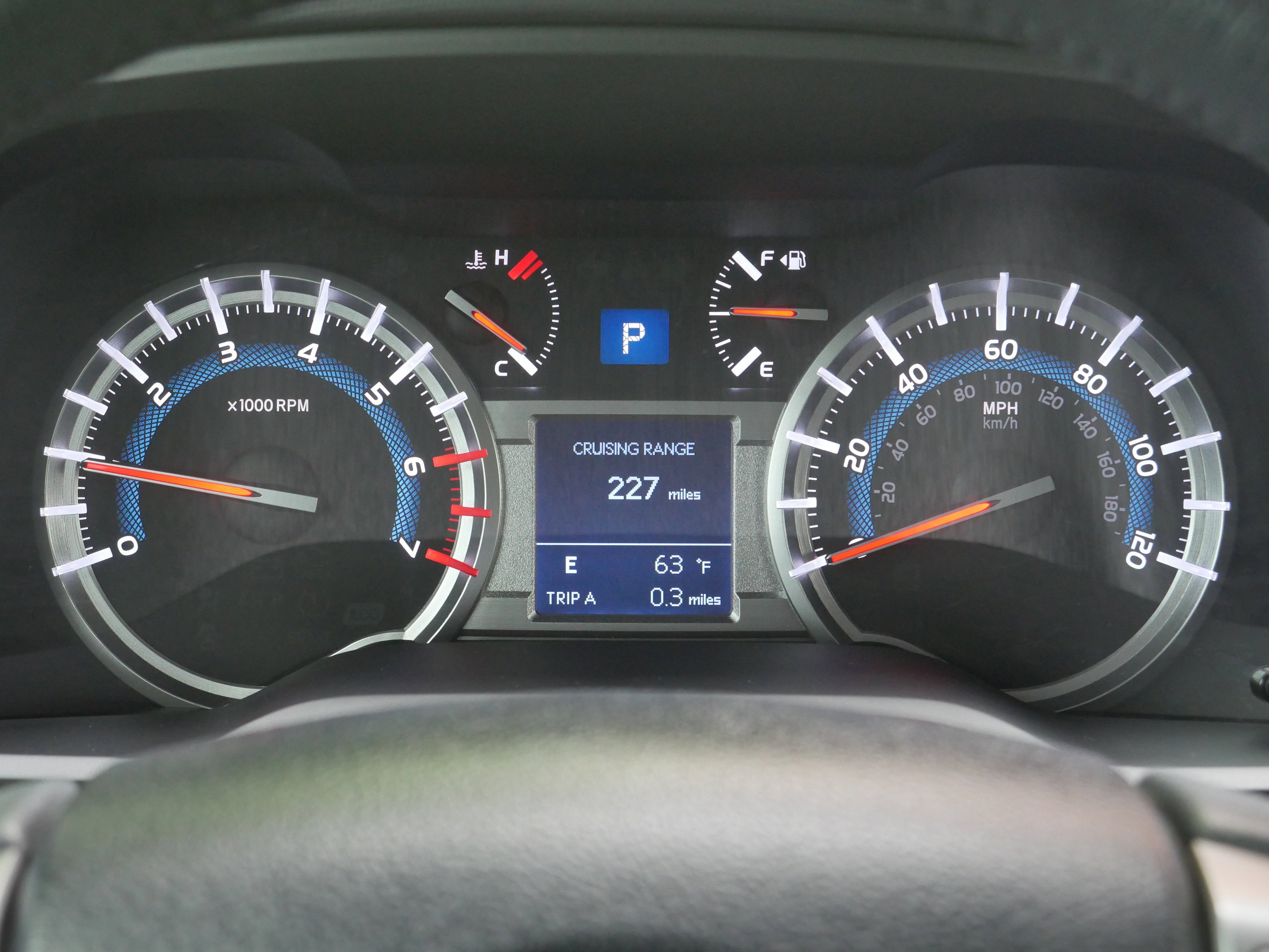 Used 2018 Classic Silver Metallic Toyota SR5 image 7
