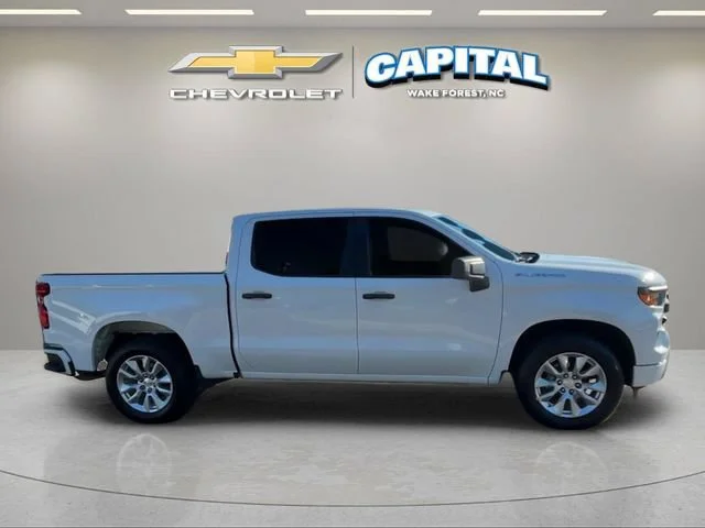 Used 2022 Summit White Chevrolet Custom image 6