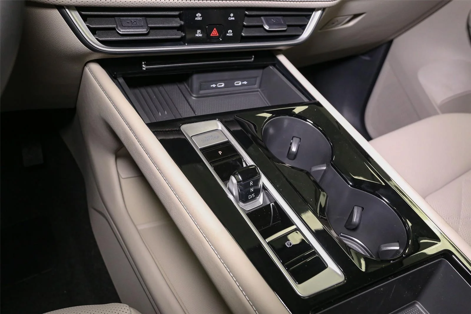 2026 Volkswagen Atlas SE w/Tech - Photo 19