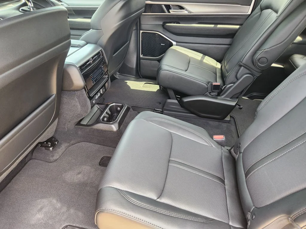 New 2026 High Gloss Black Jeep Limited Reserve image 19