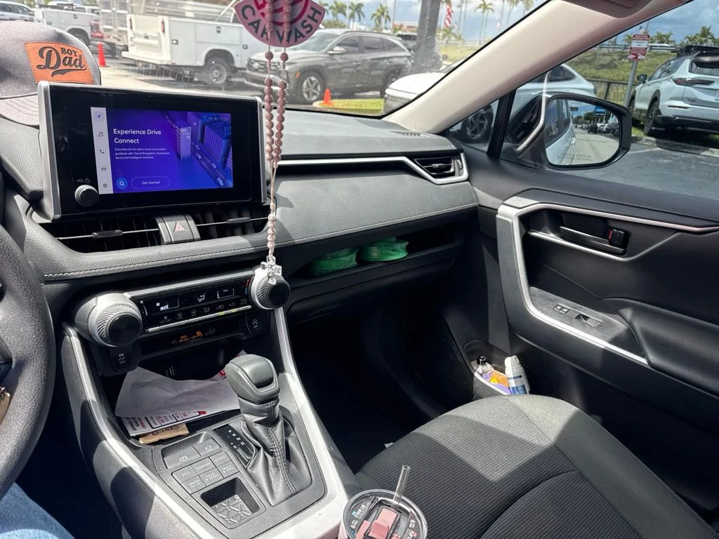 Used 2025 Ice Toyota LE image 8