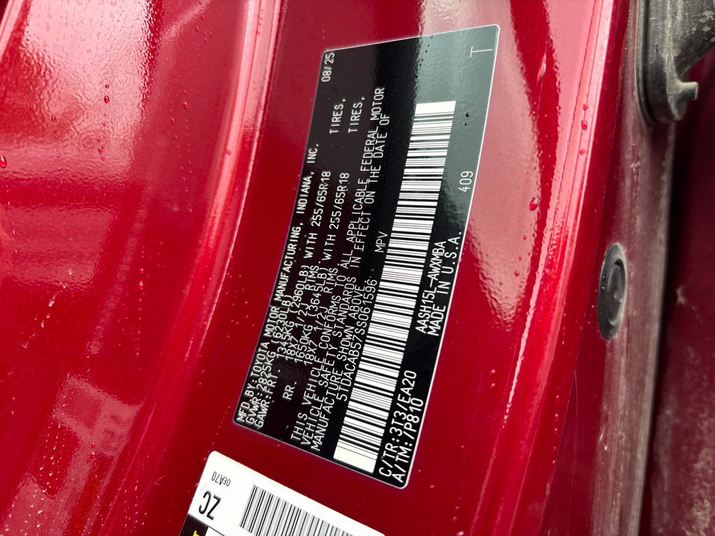 Used 2025  Toyota XLE image 16