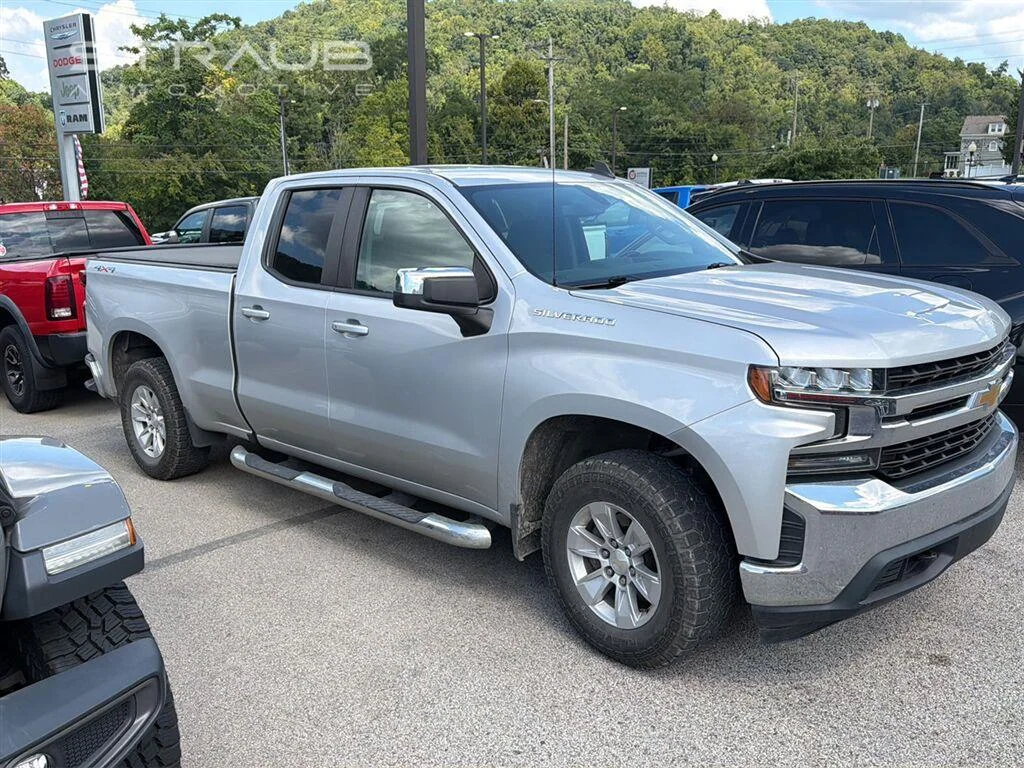 Used 2019 Silver Ice Metallic Chevrolet LT image 5