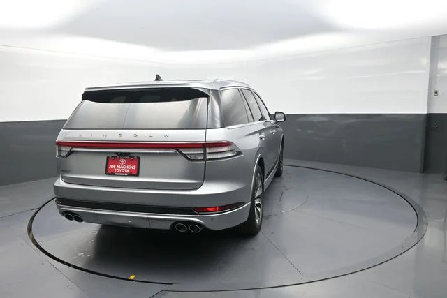 Used 2022 Silver Lincoln Grand Touring image 16