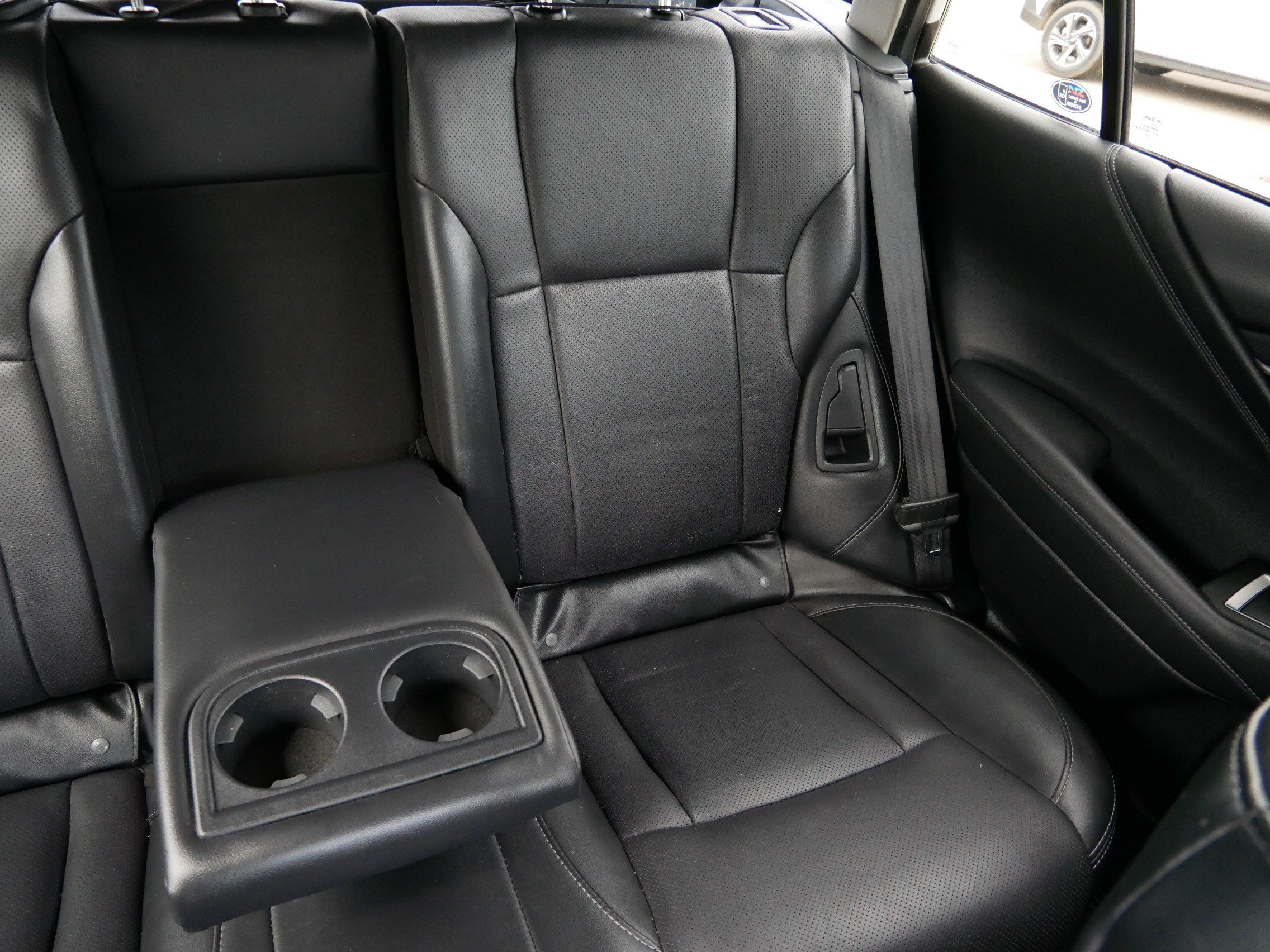 Used 2020 Crystal White Pearl Subaru Limited image 14