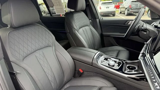 Used 2024 Black BMW xDrive40i image 57
