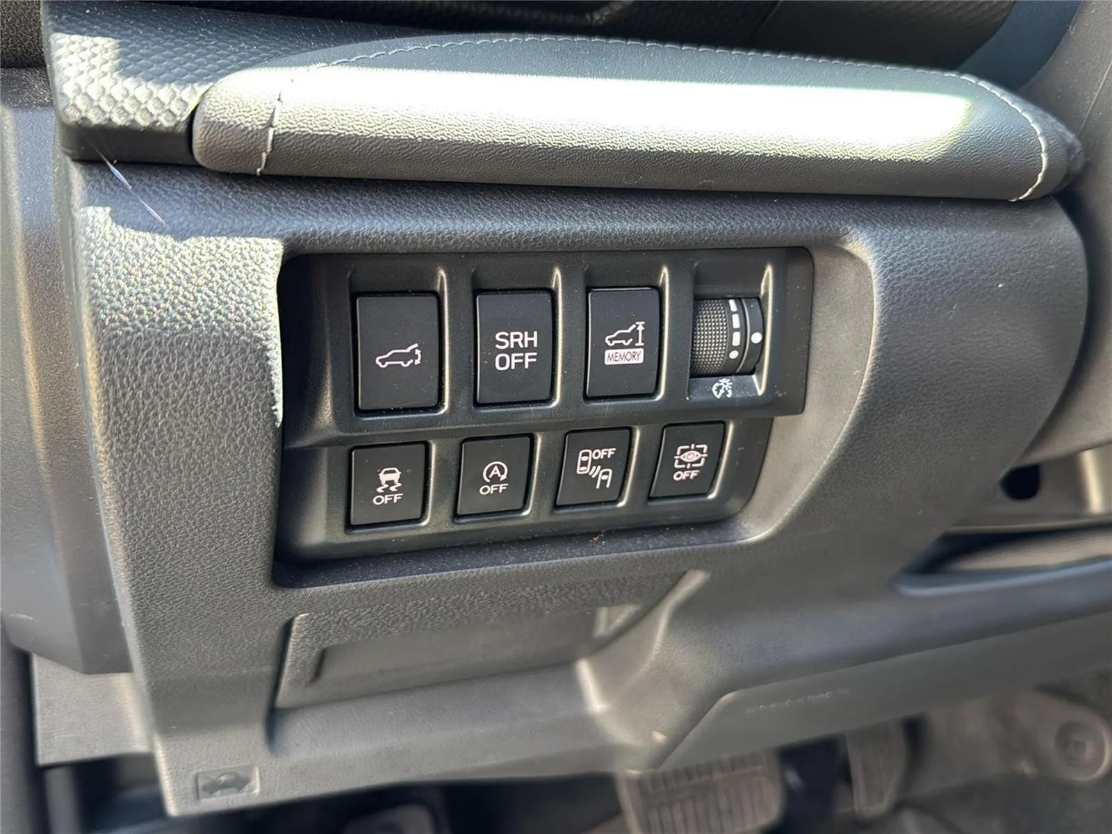 Used 2022 Crystal White Pearl Subaru Touring image 13