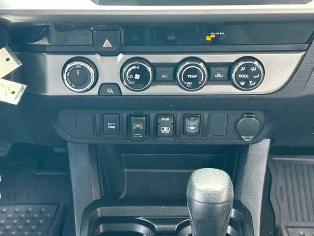 Used 2018 Black Toyota SR5 image 57