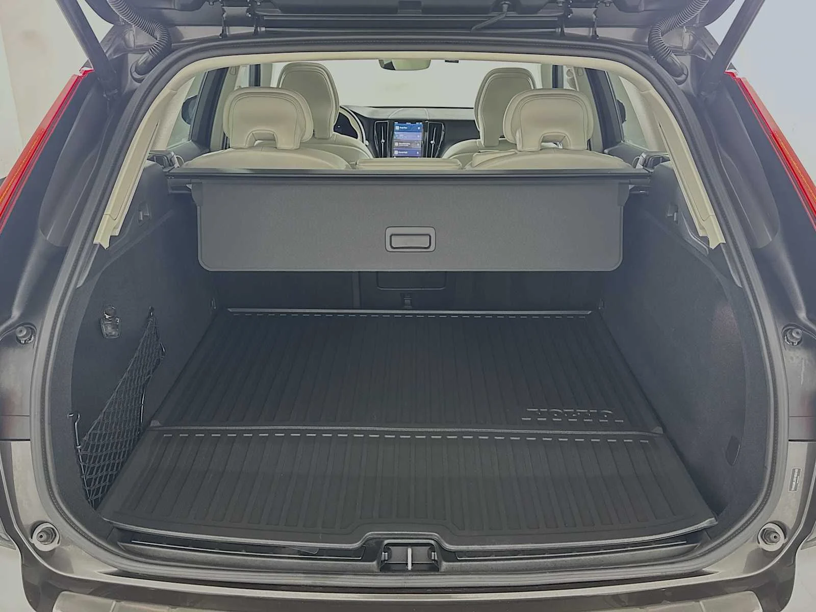 Certified Used 2025 Platinum Grey Volvo Core image 24
