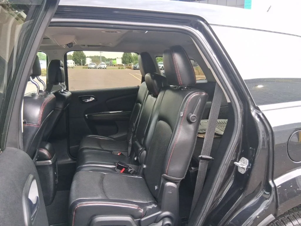 Used 2013 Brilliant Black Crystal Pearlcoat Dodge R/T image 34