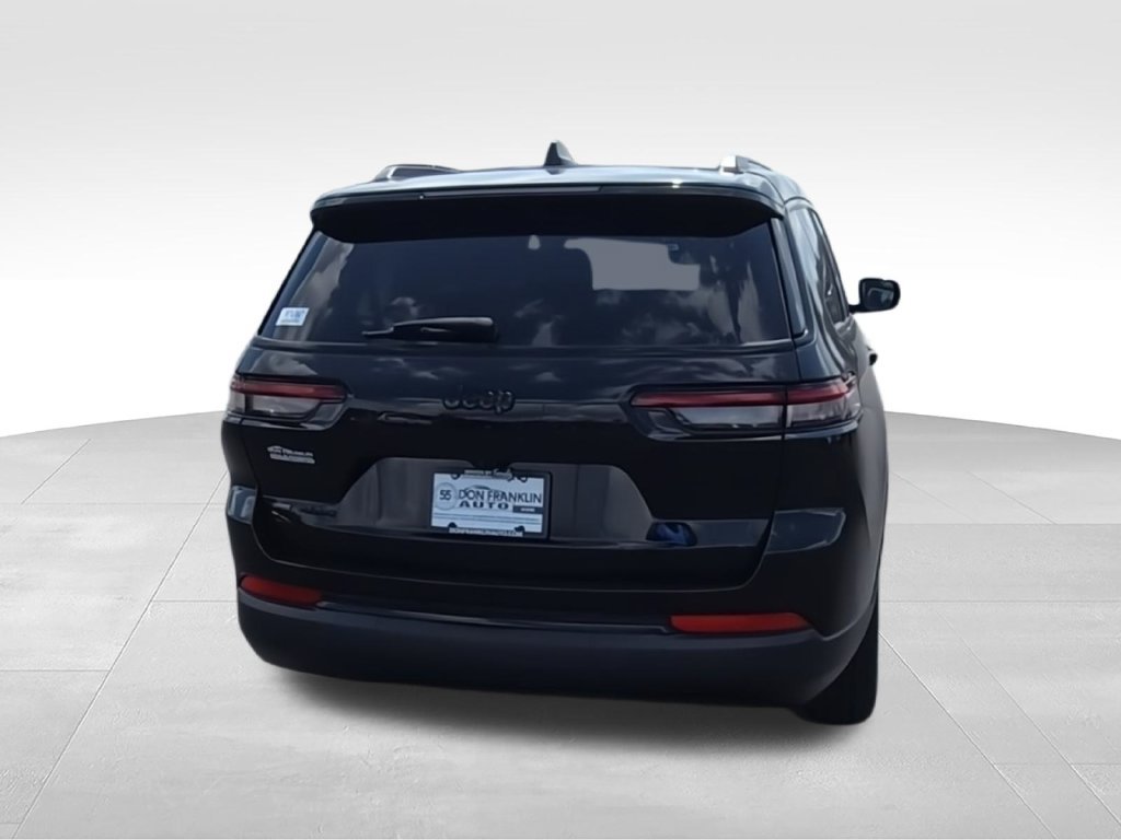 Used 2023 Black Jeep Altitude image 10