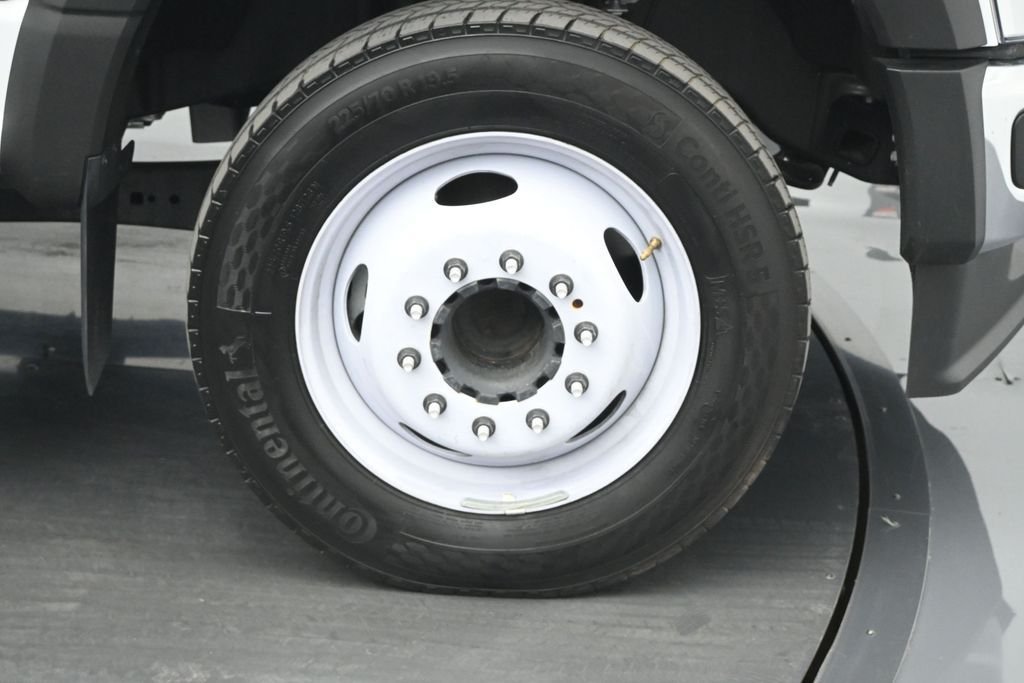 2025 Ford F-550 Super Duty Chassis Cab XL - Photo 22