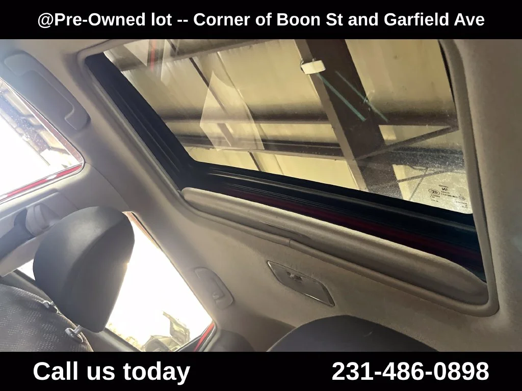 Used 2009  Toyota S image 12
