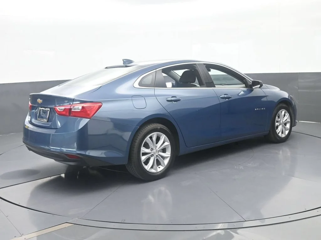 Used 2024 Lakeshore Blue Metallic Chevrolet LT image 5