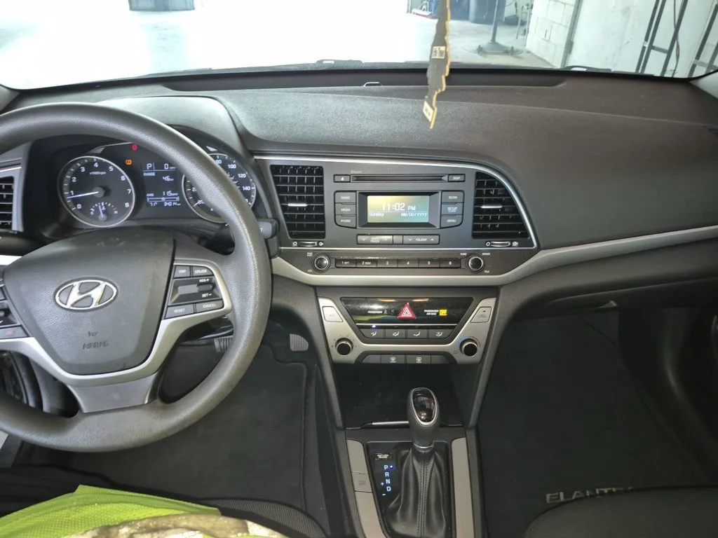 Used 2018 Gray Hyundai SE image 8