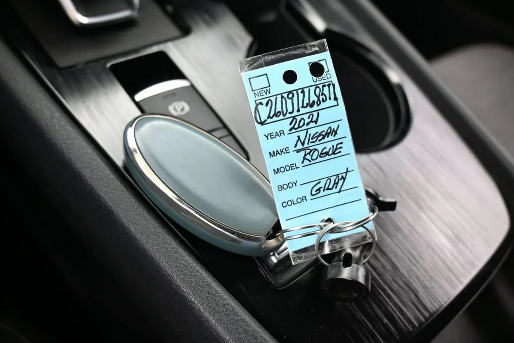 Used 2021 Gray Nissan S image 22