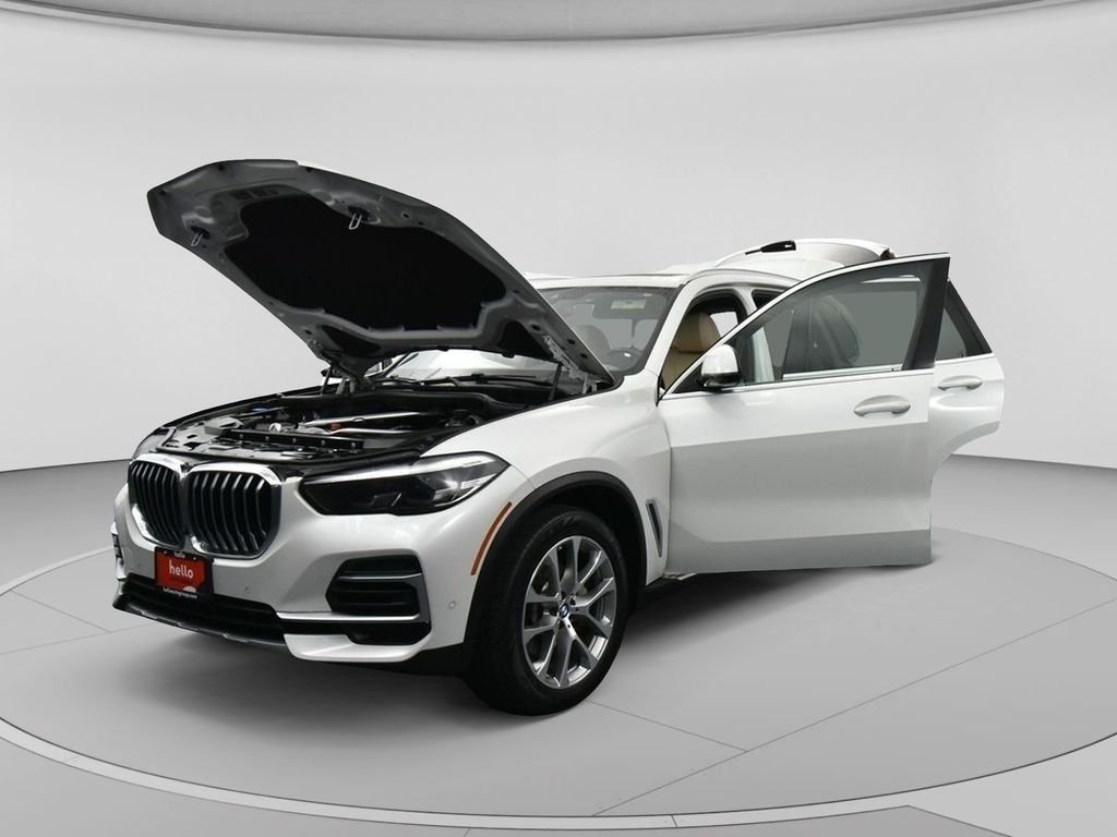 Used 2022 White Metallic BMW sDrive40i image 40