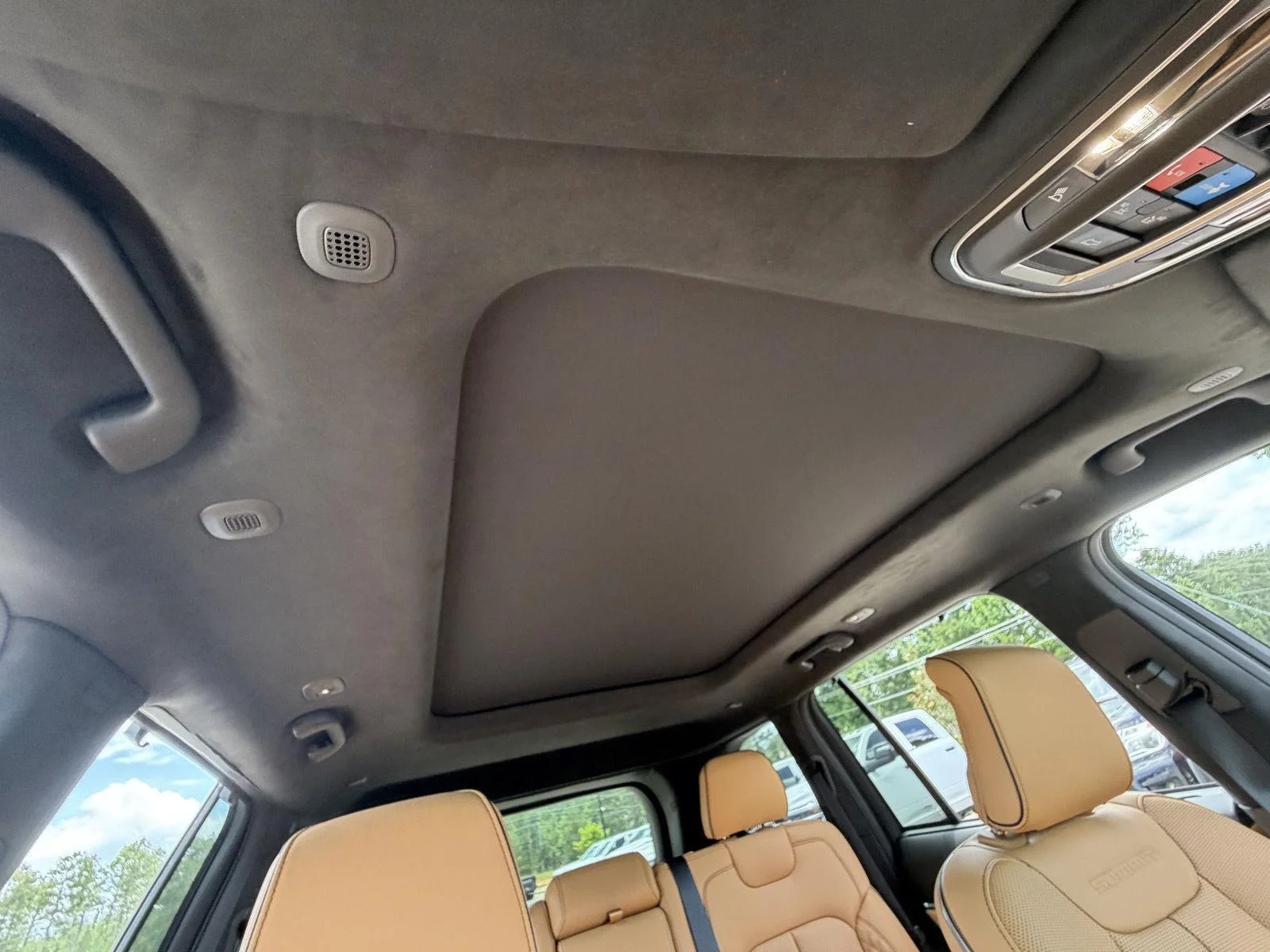 New 2026 Bright White Clear-Coat Exterior Paint Jeep Summit image 22