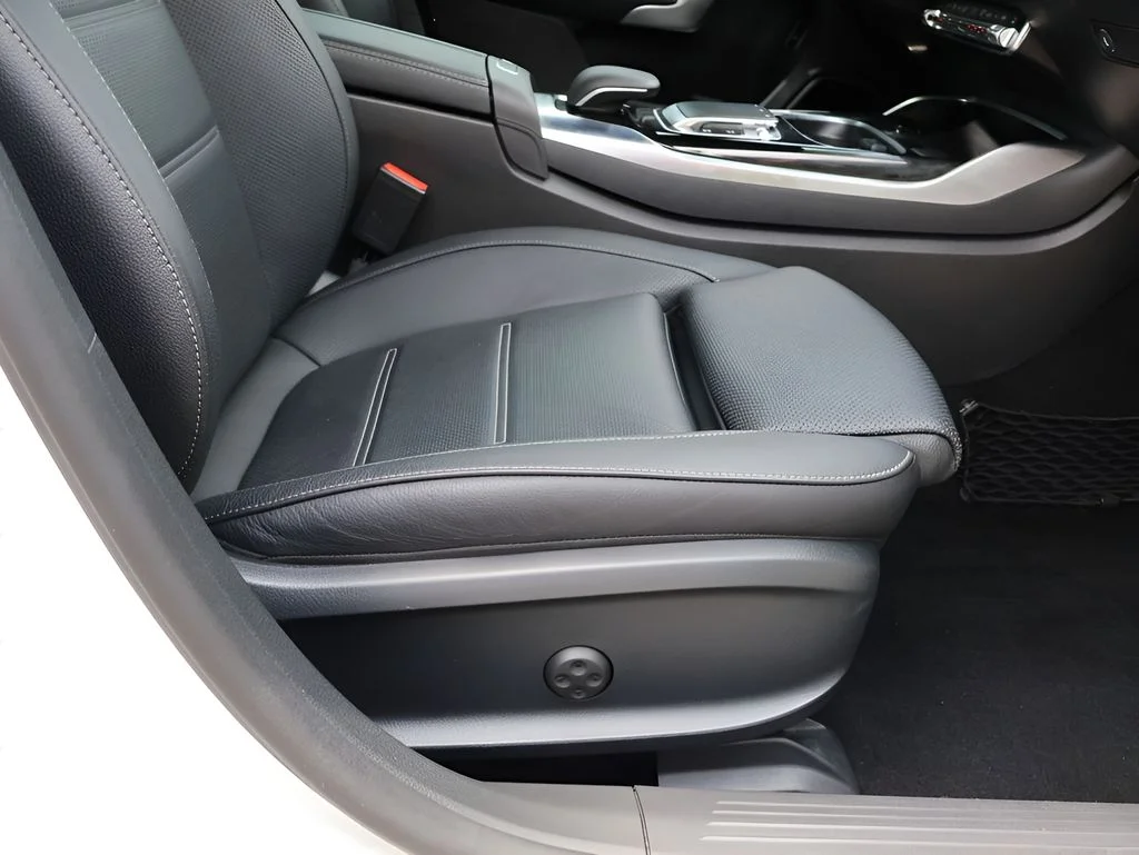 Used 2020 Polar White Mercedes-Benz Base image 13