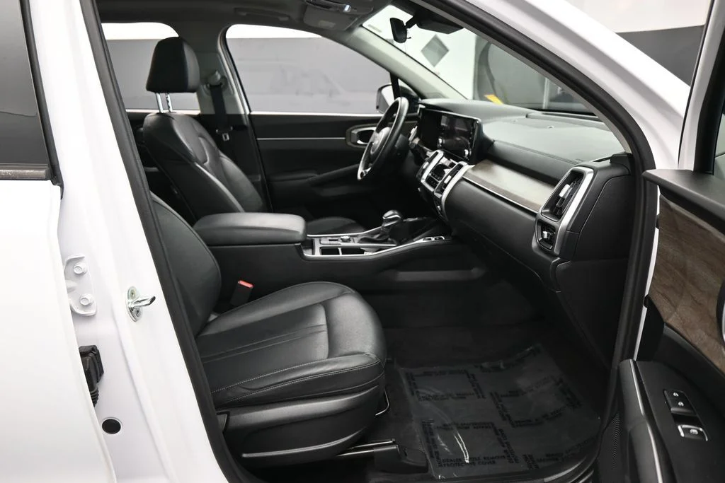 Used 2022 Glacial White Pearl Kia EX image 44