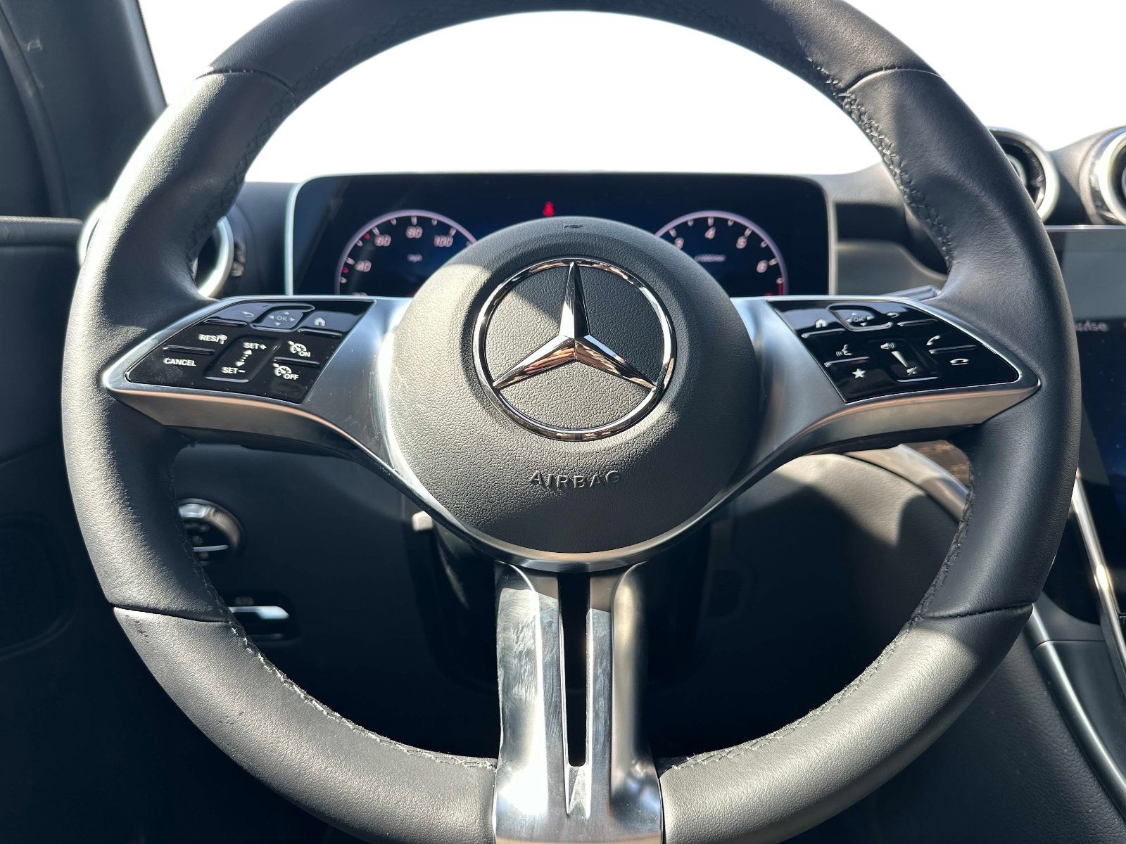 Certified Used 2025 Polar White Mercedes-Benz GLC 300 image 19