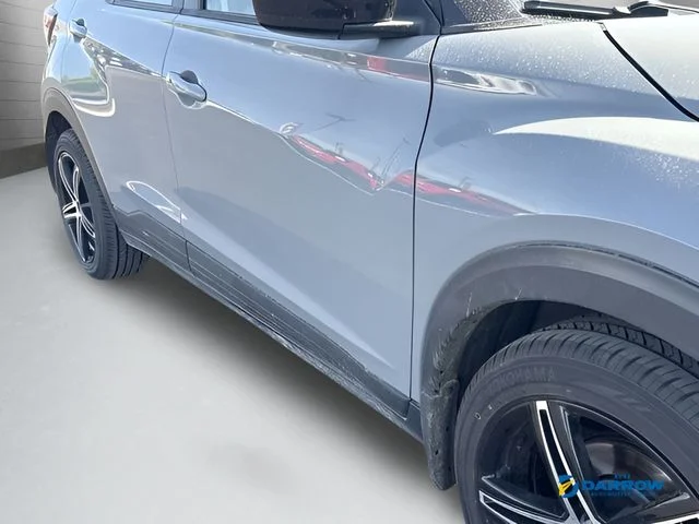 Used 2023 Gray Nissan SV image 27