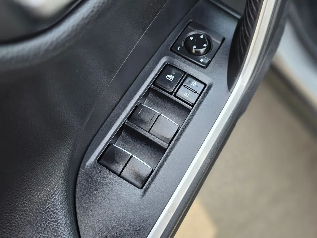 2020 Toyota RAV4 Limited - Photo 24