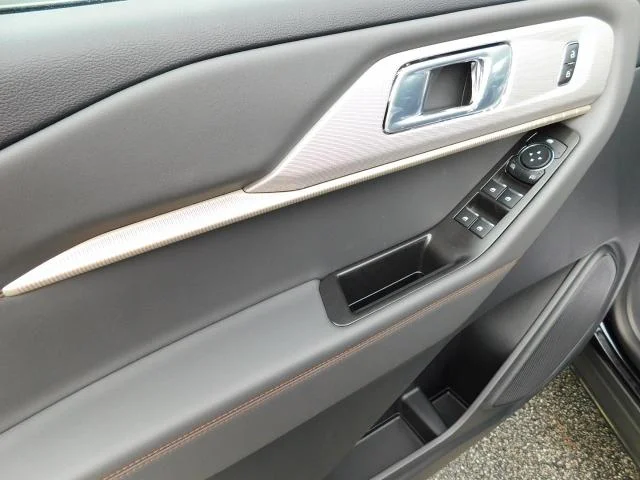 New 2026 Agate Black Metallic Ford Active image 31