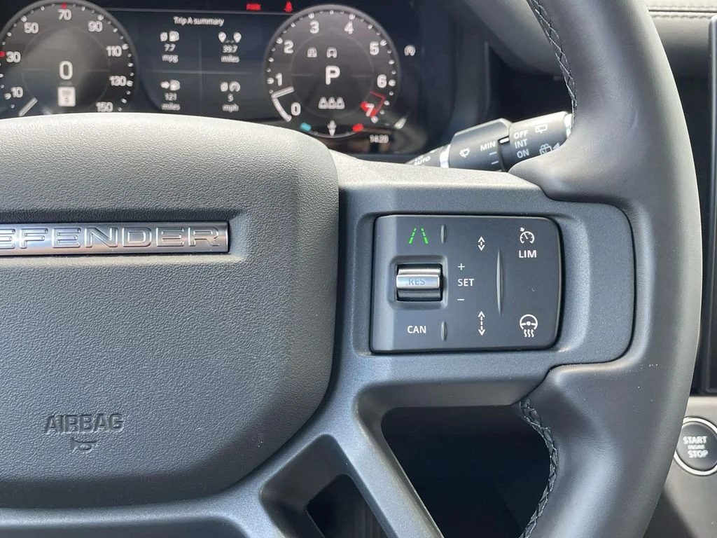 New 2026 Sedona Red Land Rover X-Dynamic SE image 36