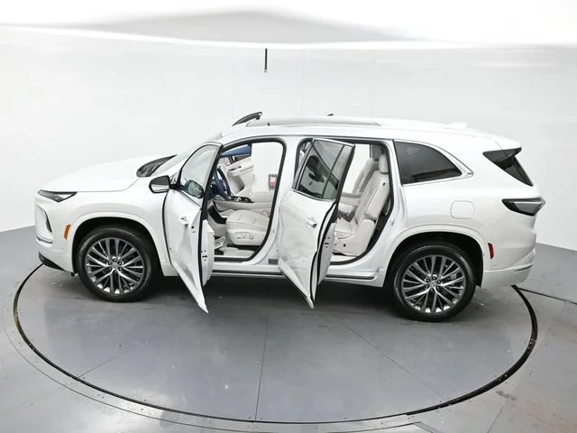 Used 2025 White Frost Tricoat Buick Avenir image 42