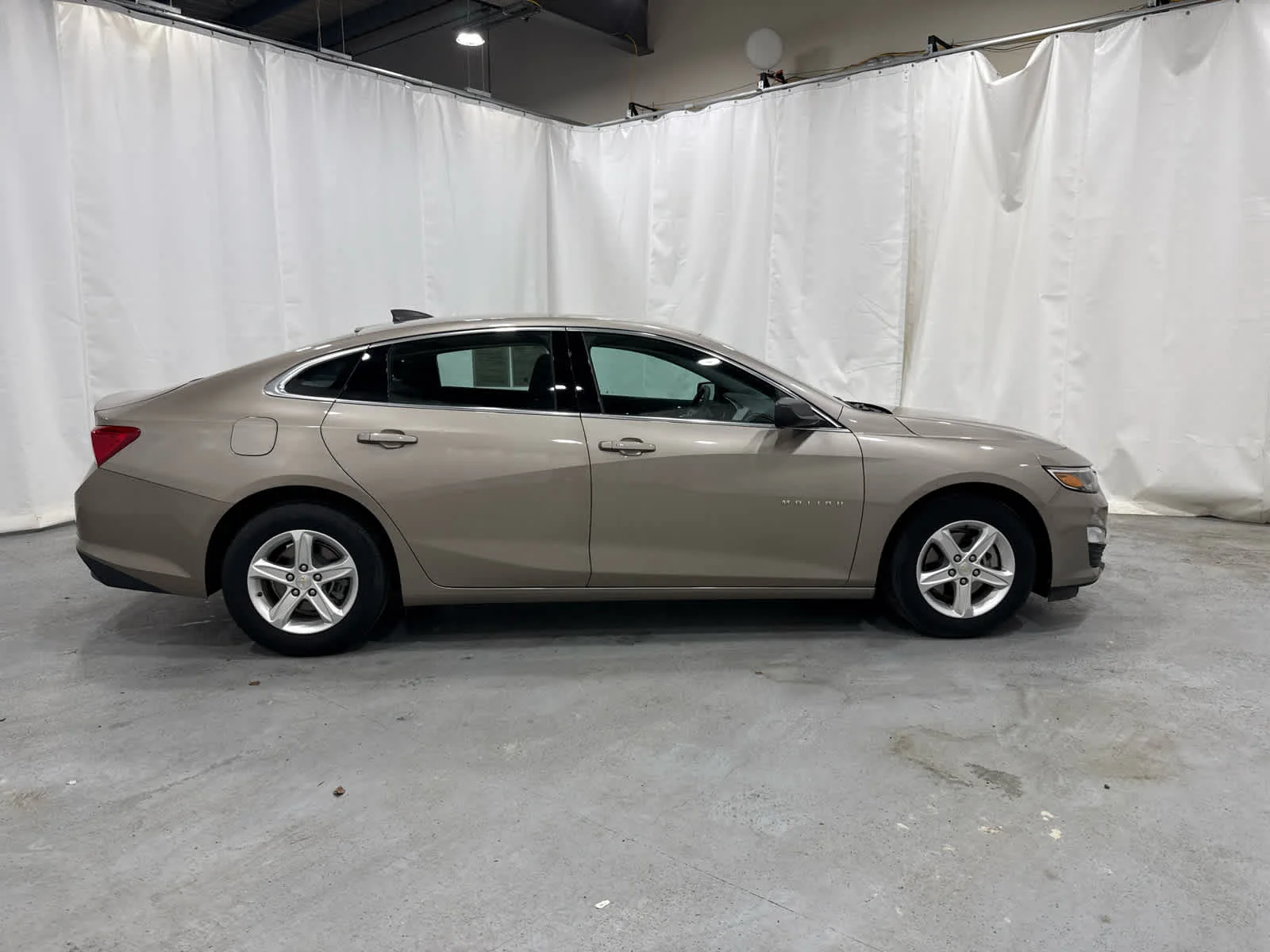 Used 2022 MINERAL GRAY METALLIC Chevrolet LS image 6