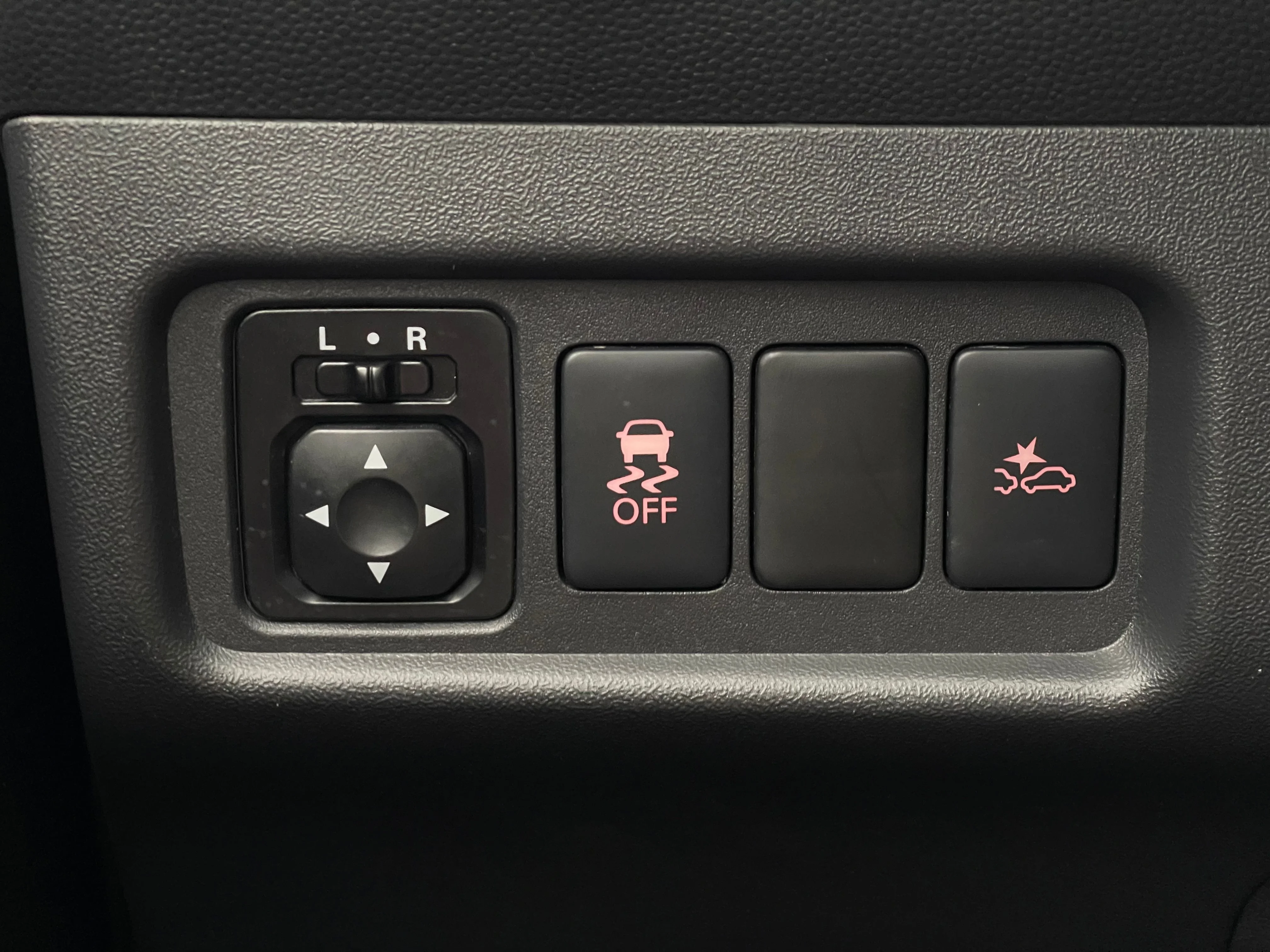 Used 2024 Silver Mitsubishi ES image 20