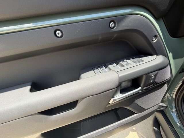 New 2026 Keswick Green Land Rover Trophy Edition Keswick image 11