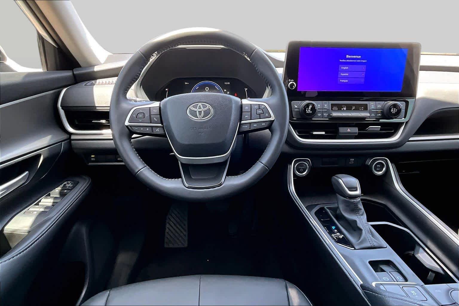 Used 2024 Wind Chill Pearl Toyota Hybrid XLE image 6