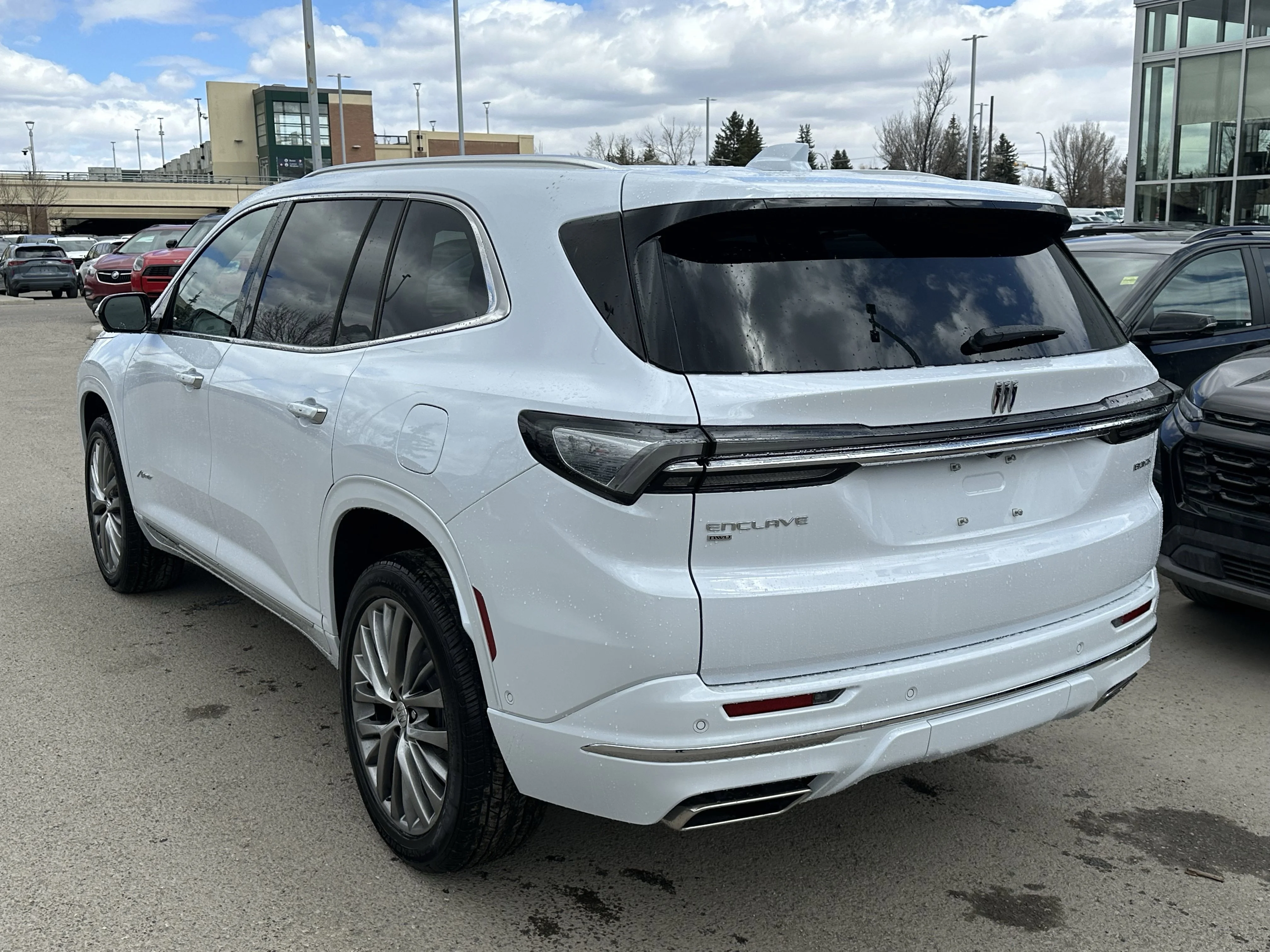 New 2026 Iridescent White Tricoat Buick Avenir image 4