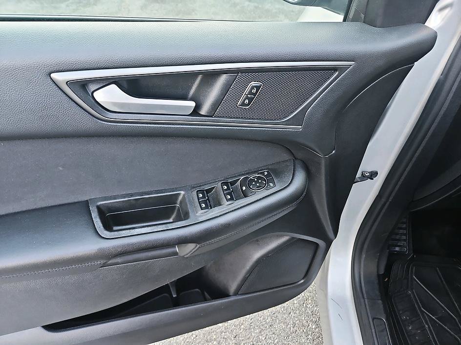 Used 2016 Ingot Silver Ford SE image 11