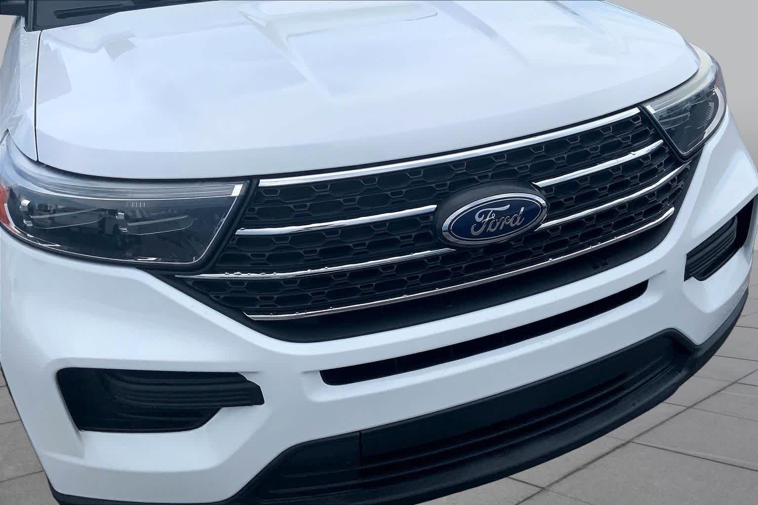 Used 2022 Oxford White Ford XLT image 30